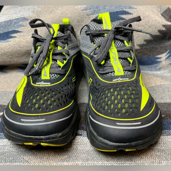 Men’s Altra Torin size 9 Black, Grey and Neon Yellow - Picture 3 of 9